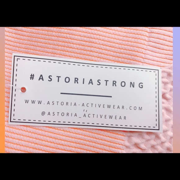 Astoria SET MOMENTUM Zip Crop & Leggings - Picture 5 of 5